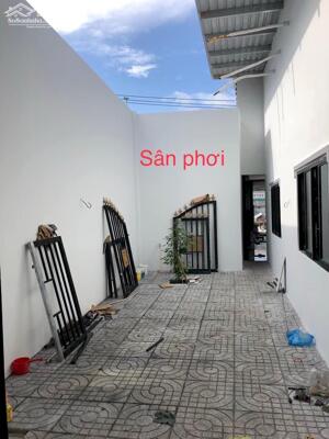 Cho thuê nhà mặt tiền tầm vu gần cầu trần hoàng na