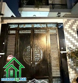 chỉ 8,2 tỷ nhà 3 tầng hxh 6m p.7 tân bình ngay cách mạng tháng 8 - 42m (3 x 14m) - 3 pn - 2 wc