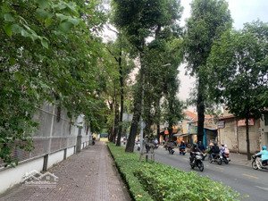 nhà 4 lầu mặt tiền võ thị sáu quận 3, kinh doanh lề rộng, dt 55m2 ngang 3.5m, shr, chỉ 15.5 tỷ