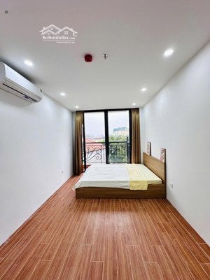 khai trương toà mới cực xịn tại hoàng quốc việt, 4,7 triệu, 28m2, view cực đẹp, ban công siêu to
