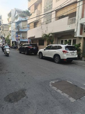 bán nhà 2 tầng - góc 2mt hxh 8m đào duy anh, p9, phú nhuận - dt:4,5 x12m - giá:9,9 tỷ