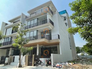cho thuê 02 tòa văn phòng saigon mystery villas 7*18m, 10*18m hầm 4 lầu suốt thag máy 70 triệu/thág