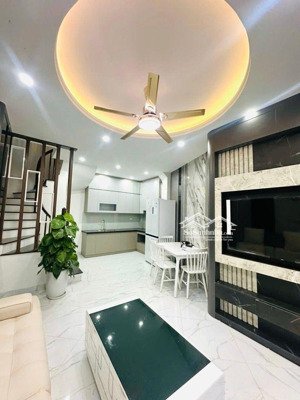 chính chủ bán nhà riêng tại tây mỗ: 35m, 5 t , mới tinh, gần ô tô , chỉ 6,1 tỷ