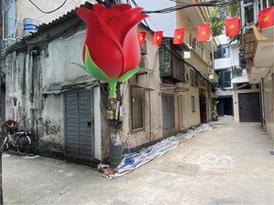 đất đẹp lô góc - trung kính - 31m2 - ô tô đỗ cửa - ngõ thông.