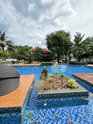 siêu biệt thự vườn 8000m2 mt đường số 5 long phước. giá 100 tỷ