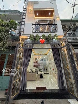 chủ vừa thay áo mới nội thất vip pro giá chào mới chỉ 4.58 tỷ bán nhà hẻm xe hơi đỗ