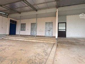 đất sẵn nhà c4 kiên cố vườn cây ăn trái view đồng nhiều homestay, cách hồ 20m, gần 2 công ty chợ ub