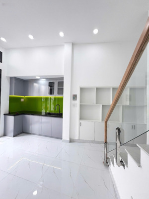 bán nhà mặt tiền kinh doanh đường tú mỡ , phường 7, gò vấp , kề bên vincom, emart ,giá 4,7 tỷ tl