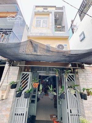 hiếm bán nhà 3 tầng, q4 giá 4,2 tỷ