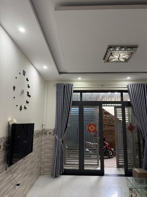 bán nhà 3 tầng - kiên cố - để lại đầy đủ nội thất - ngay trường cấp 3 ngũ hành sơn