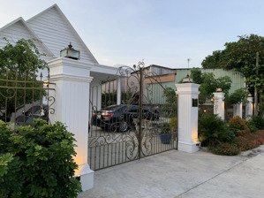 cho thuê nhà vườn rộng 700m, full nội thất hiện đại