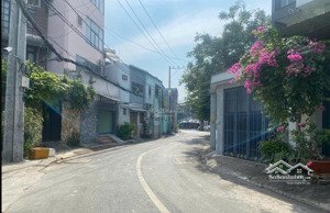 góc 2 mặt tiền hẻm 4m cách mạng tháng 8, p.13, q.10. dt: 8x12m (80m2). giá 7.9 tỷ. duy