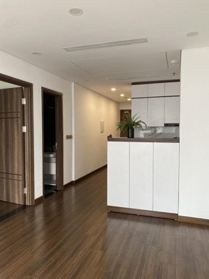 chính chủ bán căn 2 ngủ 70m2, full đồ, tại rivera park tòa b, ban công tây nam, sổ đỏ