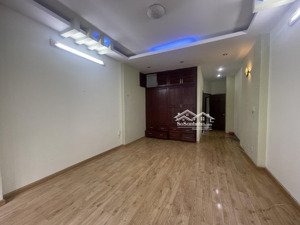 nhà nguyên căn mặt tiền khu cao lỗ p4 q8.