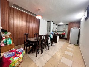 gấp! nhà 5t trung tâm tây hồ. dt: 68m2. nhỉnh 17 tỷ: gara, ô tô tránh, k/d thuê ở. hàng xóm ciputra