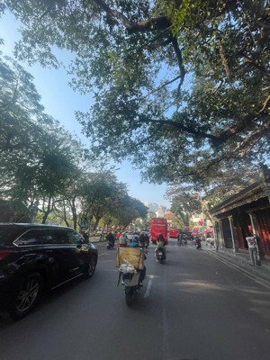 bán khách sạn 3 sao view hồ gươm phố cổ hoàn kiếm dòng tiền 900tr/tháng