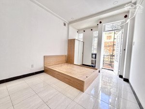 căn hộ ban công full nt mới-trung tâm tân bình-sân bay-phú nhuận-bờ kè hoàng sa-trường sa-quận 3-q1