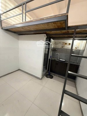 cho thuê phòng trọ có gác giá rẻ sẵn máy lạnh tủ lạnh - gần ngã tư phú nhuận