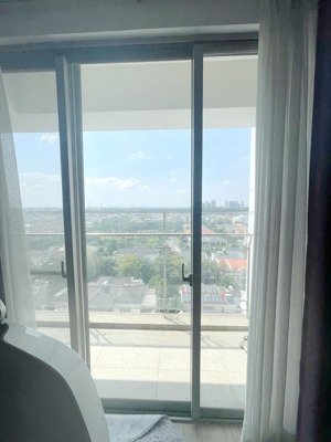 gấp. bán gấp căn hộ 2pn tòa c lầu cao, view biệt thự, có ô xe cc hưng phúc happy residence giá 8 tỷ