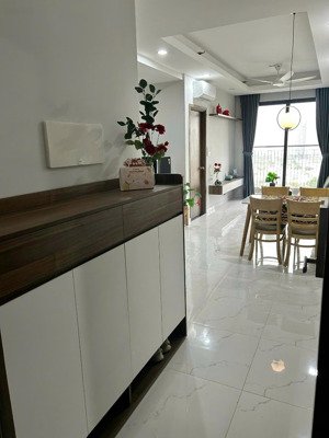 cho thuê căn hộ full nội thất view hồ bơi