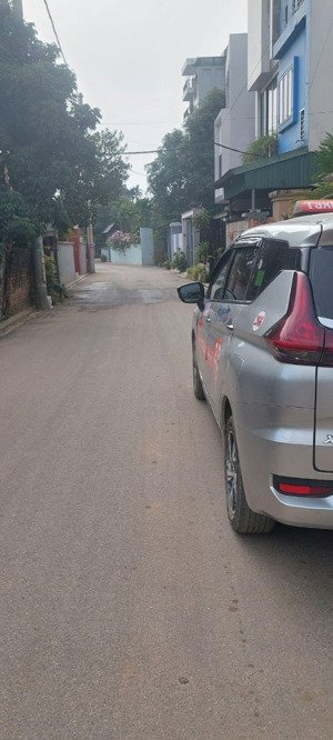 bán mảnh đất nhỏ ở vân nội, phù hợp với anh chị muốn định cư tại đông anh