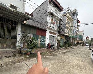 siêu phẩm vị trí trung tâm thường tín diện tích: 51,2m mặt tiền hậu: 4,10m vuông