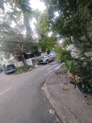 nhà mặt tiền sát aoen tân phú 98m giá nhỉnh 9 ty mặt tiền giá rẻ hơn hẻm