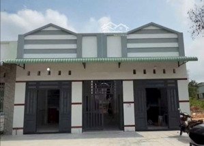 sổ riêng sang tên dãy trọ 300m2 thu nhập 15tr/tháng gồm 2kiot 8phòng liền kề kcn mỹ phước 3