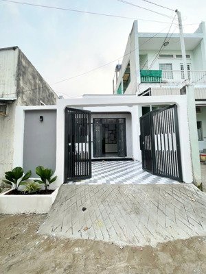 bán nhà xây mới xã mỹ hạnh nam đức hòa long an dt 100m giá 1tỷ880 sổ riêng hỗ trợ vay lh 