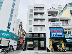 tòa nhà giảm 34 tỷ | góc 2mt nguyễn bỉnh khiêm q1 | 140m² | giá 136 tỷ | thuê 350 tr/tháng
