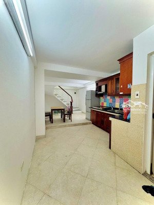 cho thuê nhà riêng tại phố nguyễn thái học, 5 tầng, dt 42m2