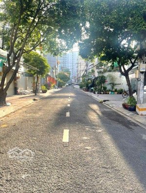 bán nhà mặt tiền kinh doanh ưu long quận 8
giáp quận 5 ngay cầu chà và, đường 12m, 3 tầng