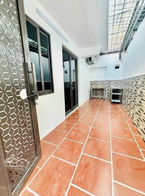 hiếm -tập thể tầng 1 mai động giá dưới 3 tỷ mặt tiền 6,5m sân riêng ở ngay