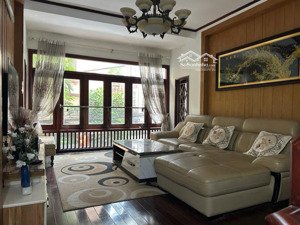 nhà đẹp như khách sạn đón tết 175 lạc long quân ô tô 16 chỗ qua nhà lô góc 3 thoáng gần hồ tây