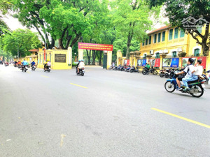 bán nhà riêng thụy khuê, sát phố, gần cấp 3 chu văn an - 5 tầng, ở luôn - 14,8 tỷ