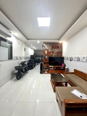 căn góc 2 mặt hẻm hoà bình - trung tâm quận 11 - liền kề đầm sen - ngang đẹp 4,2 m - nhỉnh 5 tỉ