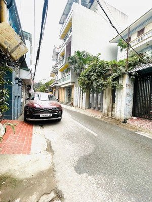 bán nhà phố yên duyên diện tích 63.5m2 5 tầng thang máy gần ô tô - gần phố - nhà mới kính koong