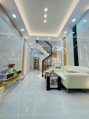 siêu phẩm - 3pn - full nội thất - ngay chợ phạm văn bạch - trệt lầu - sổ riêng hoàn công - 4.45 tỷ