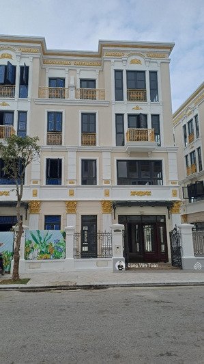 bán gấp biệt thự 6pn, 6wc, 220.3m2 tại vinhomes royal island, thủy nguyên, hải phòng, giá tốt