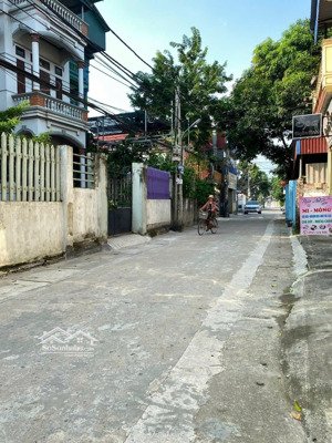 bán nhà đất, ô tô đỗ cửa, cách đại học tài chính 500m giá chỉ hơn 4 tỷ chút xíu