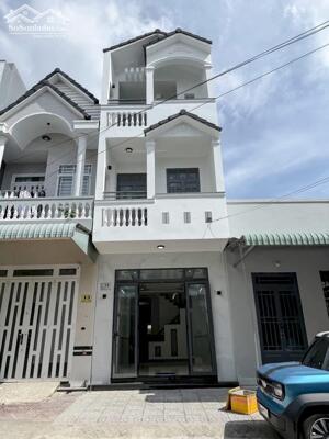 Nhà 1 trệt 2 lầu khu dân cư Đại Học Y Dược Cần Thơ