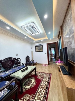 nhà lạc long quân, 6 tầng đẹp ở ngay đón tết, 10m ô tô - gần phố, sáng thoáng, 41m2, 11.3 tỷ.