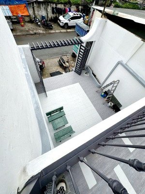 bán siêu phẩm sinco - ngay hồ học lãm - đường 10m - 154m2*3 tầng btct-giá hơn 16tỷ tl- nhà nát