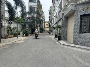 quang trung - 4 tầng - hẻm xe hơi - ngang 4m7 - 60m2 - chỉ 7,2 tỷ tl - tặng full nội thất gỗ nhập