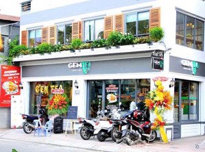 siêu phẩm - góc 2 mt hoàng sa, quận 3, dt 9x12m, 2 tầng, hđt 80 tr/ tháng, giá 32 tỷ