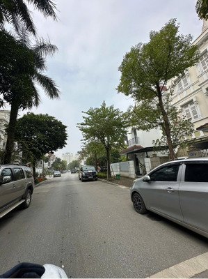 hiếm- 400tr/m biệt thự ciputra - đẳng cấp vị thế được tôn vinh - 180m - 3 tầng - mt 9m 