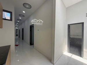 cách man thiện vài bước chân, một căn nhà 5*20m, chỉ 6 tỷ, đường thông