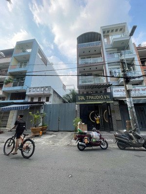 bán nhà nát mặt tiền khu dân cư bình phú 1 gần công viên, dt 4x24m 96m2, tiện xây mới 5 tầng, 12 tỷ