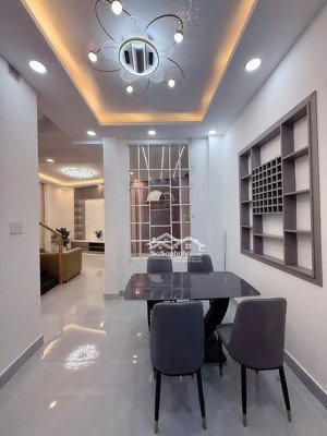 bán nhà thị trấn hóc môn - hẻm oto tới cửa - 43m2 - 4pn - giá 3.5 tỷ