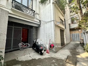 - bán nhà mới đẹp xã đàn, vf3 đỗ cửa, ngõ nông, thoáng sáng, dân trí cao, dt 39m2 giá : 11.6 tỷ tl